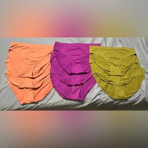 (9) XL Underoutfit Women’s Underwear